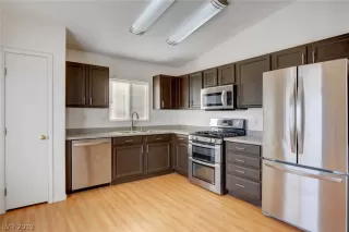 Photo #5: 2079897 Listing 