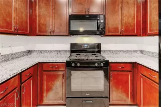 Photo #4: 2079900 Listing