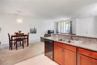 Photo #6: 2079900 Listing