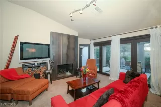 Photo #5: 2079901 Listing