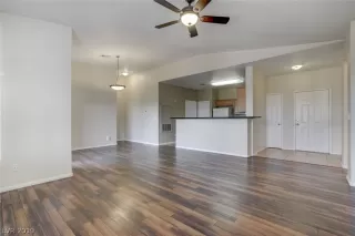 Photo #4: 2079950 Listing