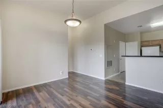 Photo #6: 2079950 Listing