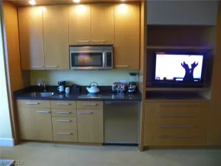 Photo #5: 2079958 Listing