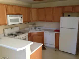 Photo #3: 2079976 Listing 