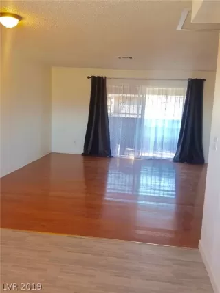 Photo #2: 2080066 Listing 