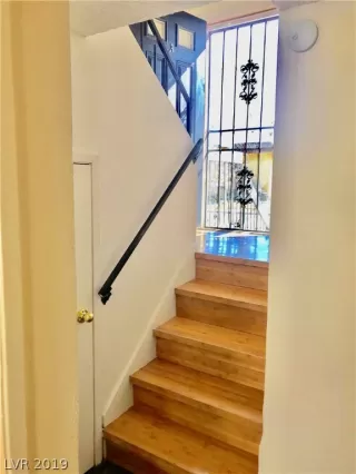 Photo #6: 2080066 Listing 