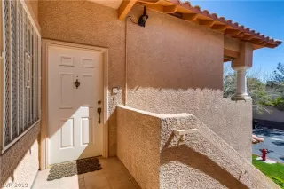 Photo #3: 2080112 Listing