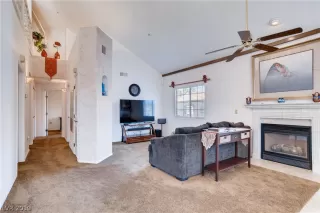 Photo #5: 2080112 Listing