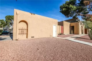 Photo #4: 2080142 Listing 