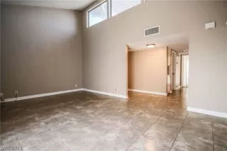 Photo #6: 2080142 Listing 