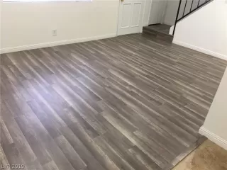 Photo #5: 2080157 Listing 