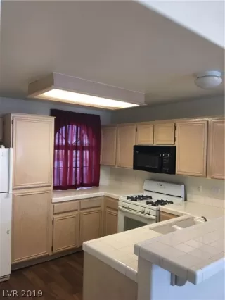 Photo #1: 2080195 Listing 