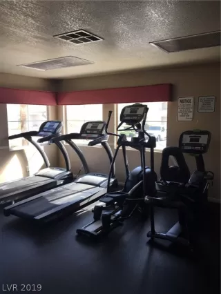 Photo #5: 2080195 Listing 