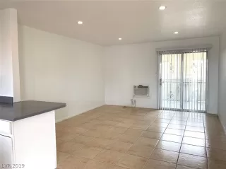 Photo #5: 2080211 Listing