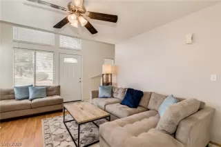 Photo #4: 2080213 Listing 