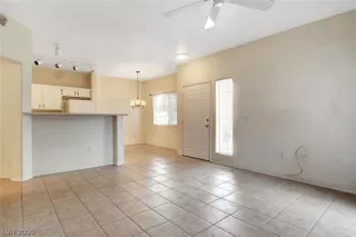 Photo #5: 2080231 Listing