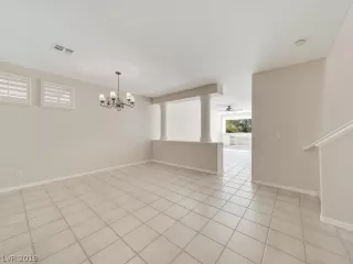 Photo #3: 2080269 Listing 