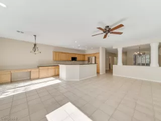 Photo #6: 2080269 Listing 