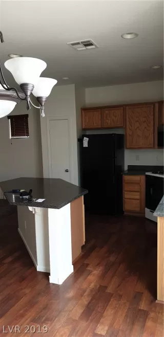 Photo #5: 2080299 Listing 