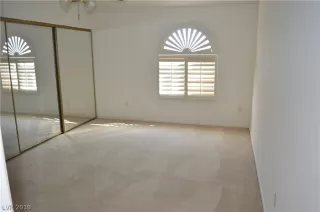 Photo #4: 2080320 Listing