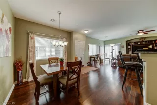 Photo #6: 2080350 Listing