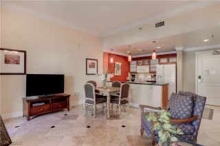 Photo #6: 2080377 Listing 