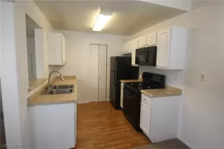 Photo #2: 2080414 Listing 