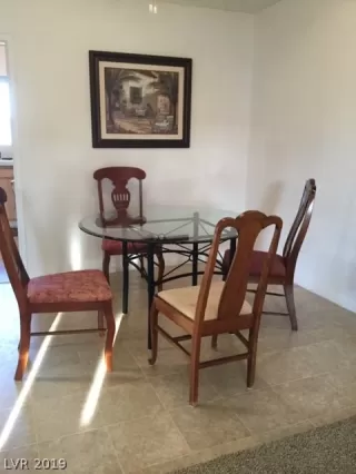 Photo #6: 2080482 Listing