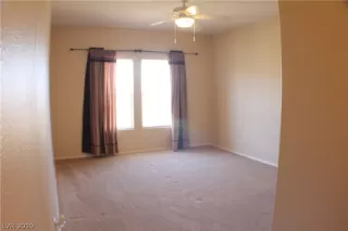 Photo #4: 2080498 Listing