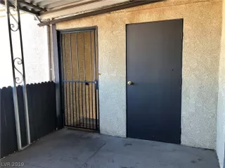 Photo #4: 2080558 Listing 