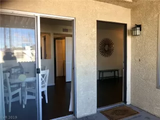 Photo #5: 2080558 Listing 