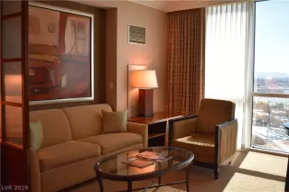 Photo #5: 2080585 Listing 