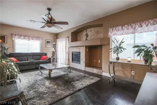 Photo #2: 2080596 Listing