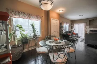 Photo #6: 2080596 Listing