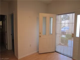 Photo #5: 2080645 Listing 