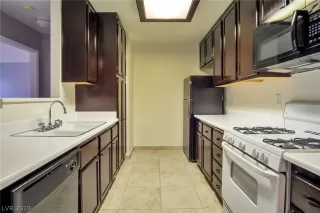 Photo #3: 2080665 Listing 