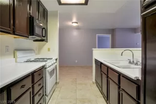 Photo #5: 2080665 Listing 