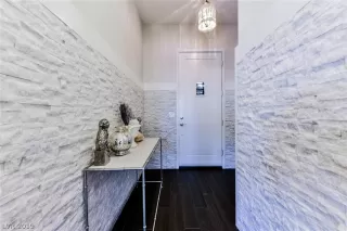 Photo #1: 2080666 Listing 
