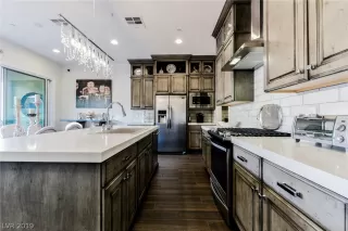 Photo #6: 2080666 Listing 