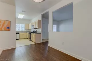 Photo #5: 2080681 Listing 