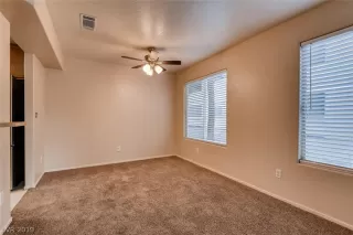 Photo #5: 2080709 Listing