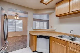 Photo #6: 2080709 Listing