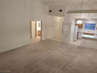 Photo #6: 2080727 Listing