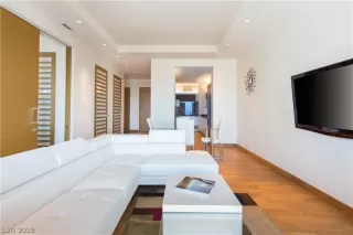 Photo #4: 2080833 Listing