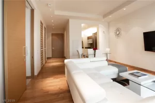 Photo #6: 2080833 Listing