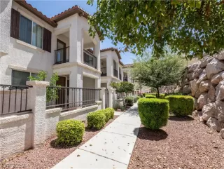 Photo #1: 2080882 Listing