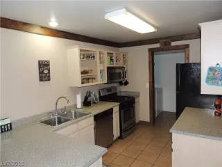 Photo #3: 2080934 Listing 