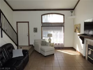 Photo #5: 2080934 Listing 