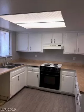 Photo #1: 2080940 Listing 