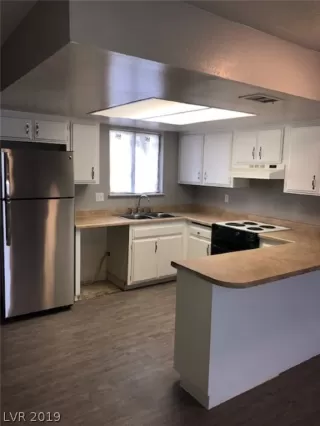 Photo #3: 2080940 Listing 